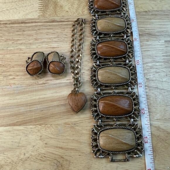 Vintage Wood Grain Panel Bracelet & Heart Charm Bracelet & Clip-On Earrings Set - Picture 4 of 10